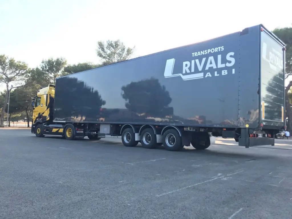 Camion rivals spécialisé dans le transport événementiel