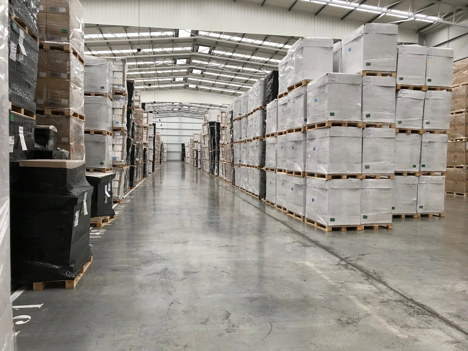 Stockage dans le dépôt des Transports Rivals