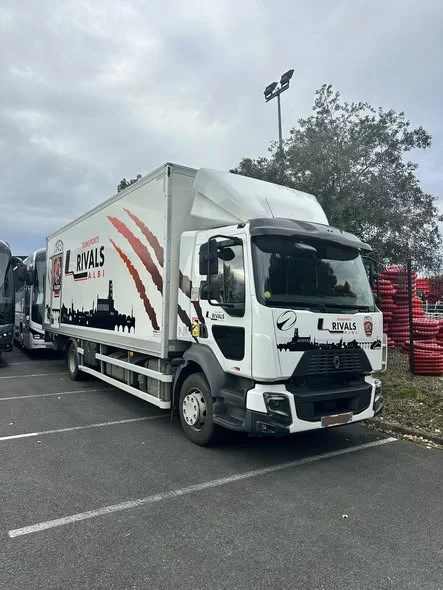 Camion des transports rivals